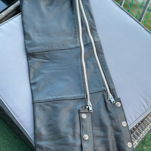Pair Of Harley Davidson Leather Chaps Size WS - Picture 10 of 13